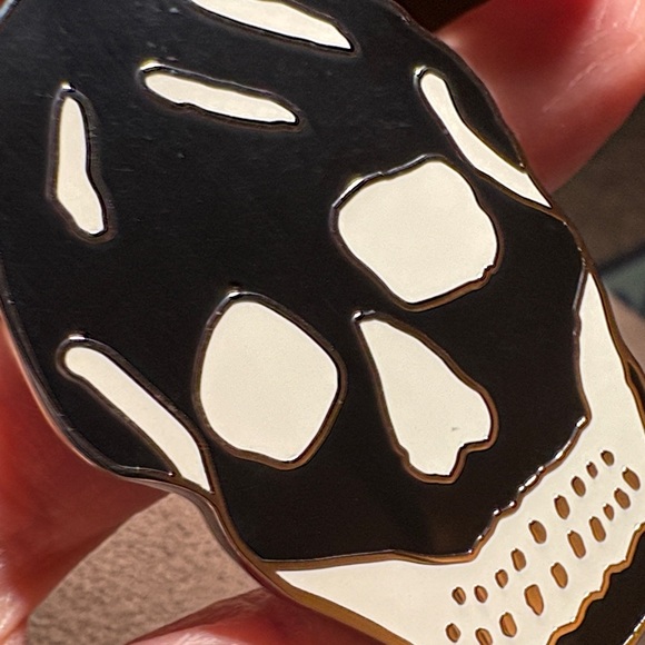 Alexander McQueen black and Whote Skull Keychain - Picture 4 of 4